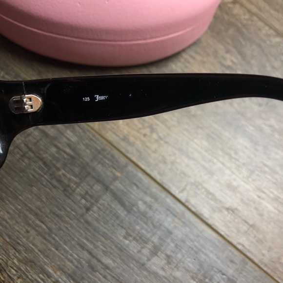 Juicy Couture Sunglasses & Case - Picture 6 of 6